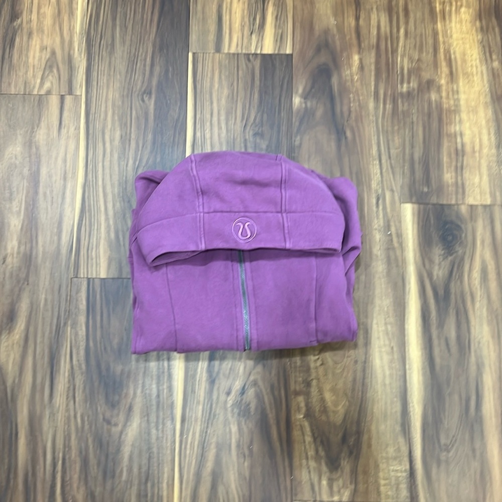 Full zip Lululemon Scuba